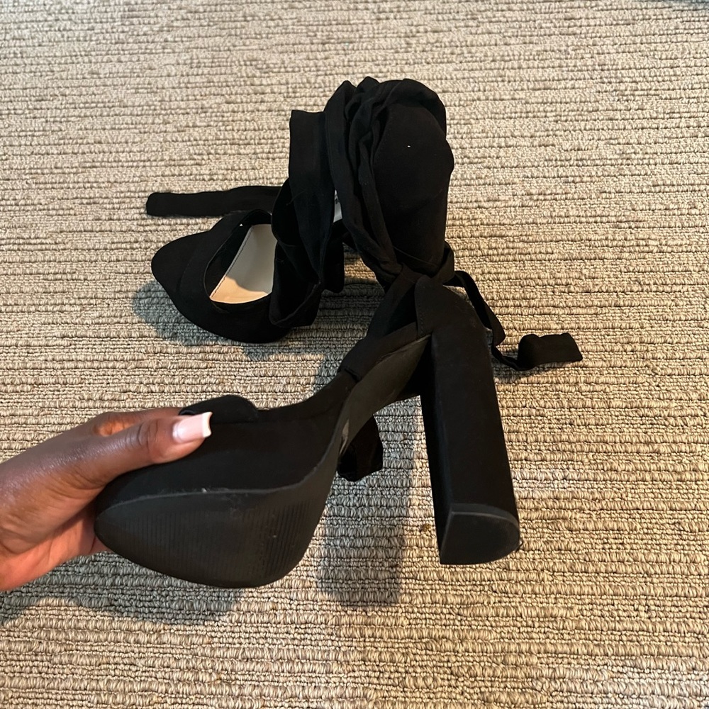 Heels - Picture 3 of 4